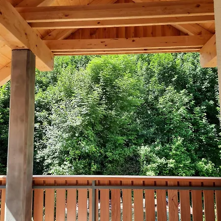 Hisa Ella Apartmán *